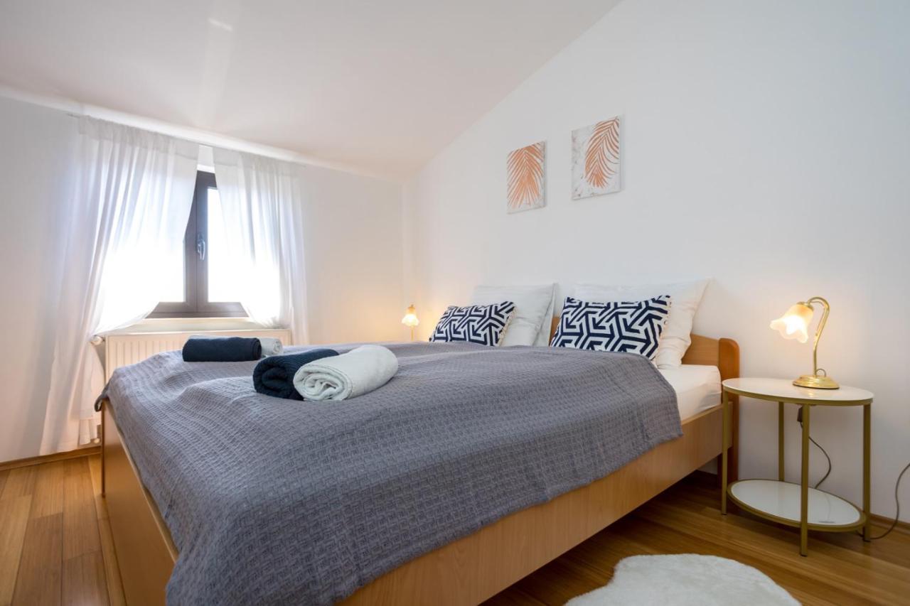 Apartmani Beba Omisalj Exterior photo