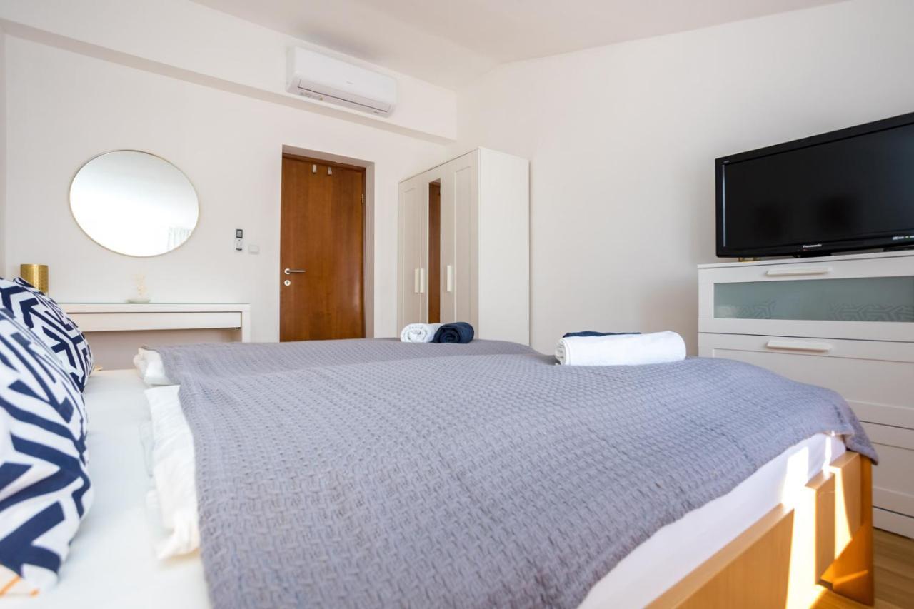 Apartmani Beba Omisalj Exterior photo